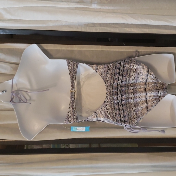 Ambrielle Swim Suit Sz M NWT - Picture 4 of 8